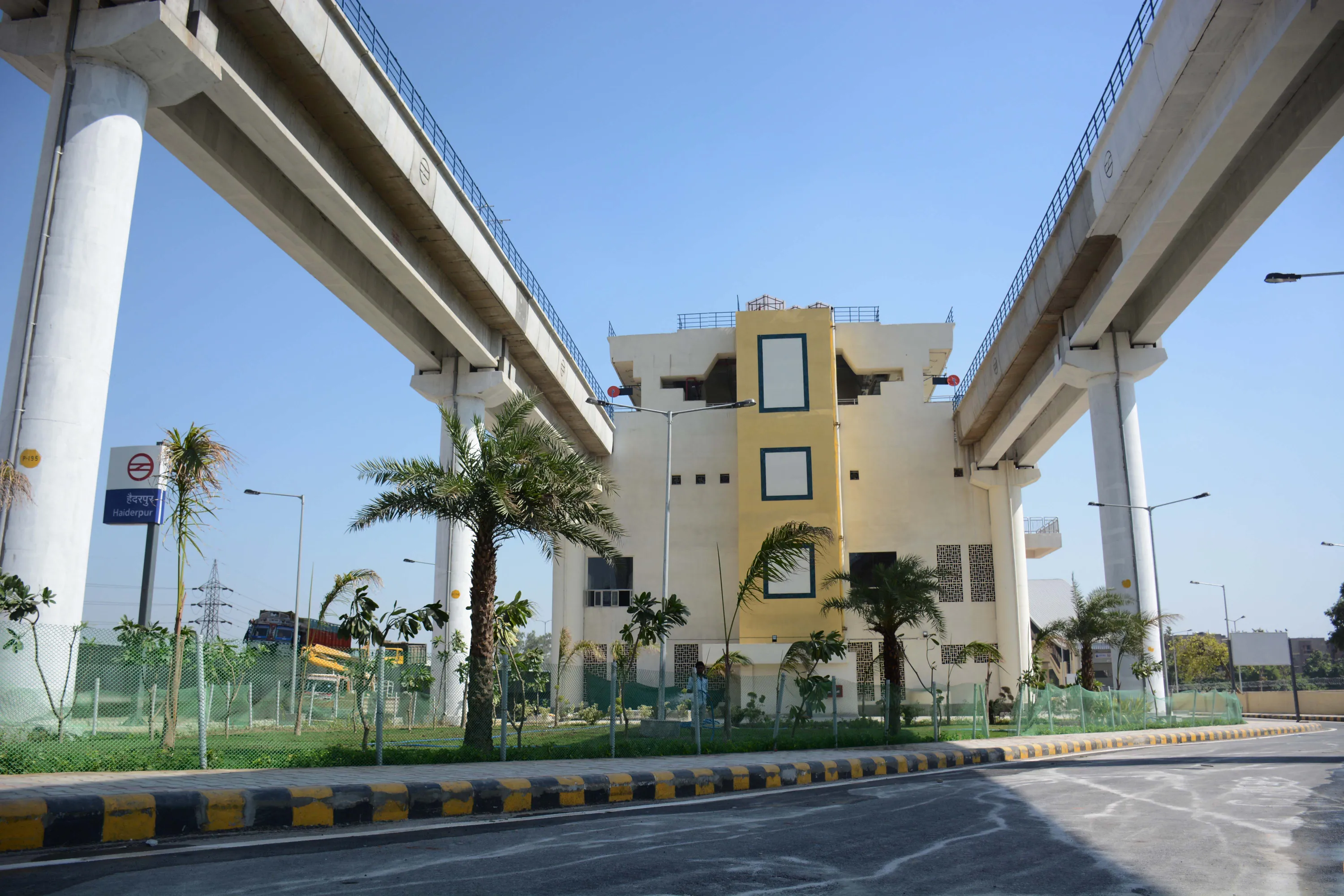 DMRC Delhi Metro CC09 5